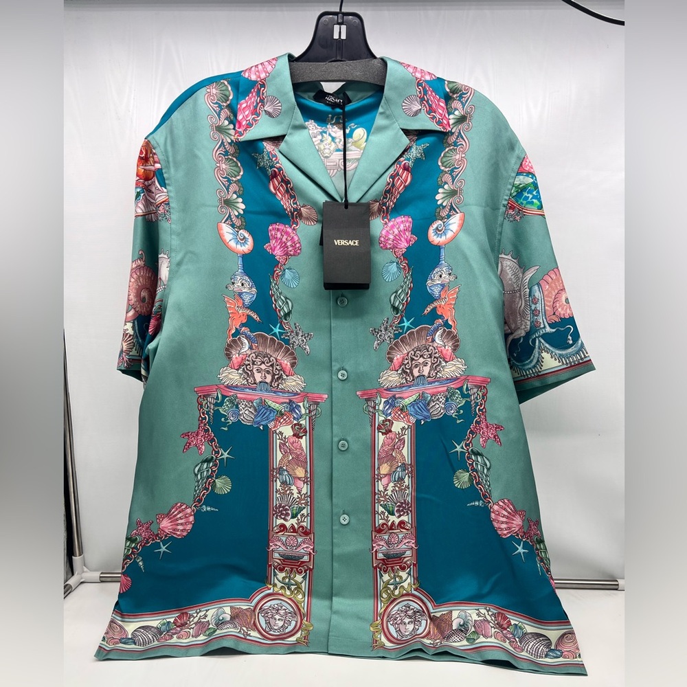 VERSACE
Men's Coral Theater Silk Twill Camp Shirt - Picture 3 of 10